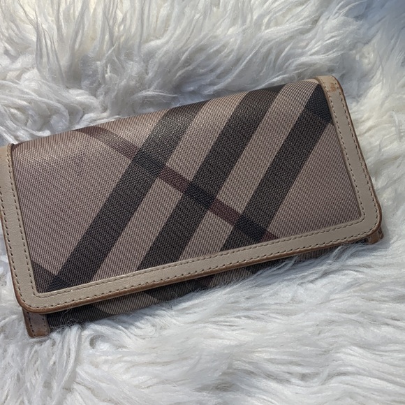 BURBERRY long continental wallet leather trim snap closure women’s - Picture 13 of 15